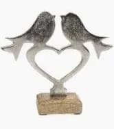 Herz mit Vogelmotiv auf Holzsockel von Gilde